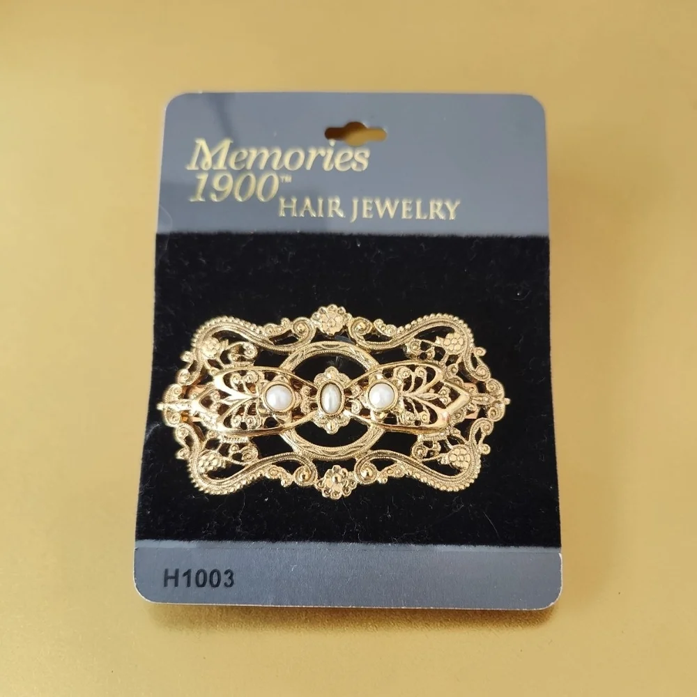 Gold Filigree Brooch with Pearl Accents - Elegant Women’s Hair Jewelry - Picture 2 of 3